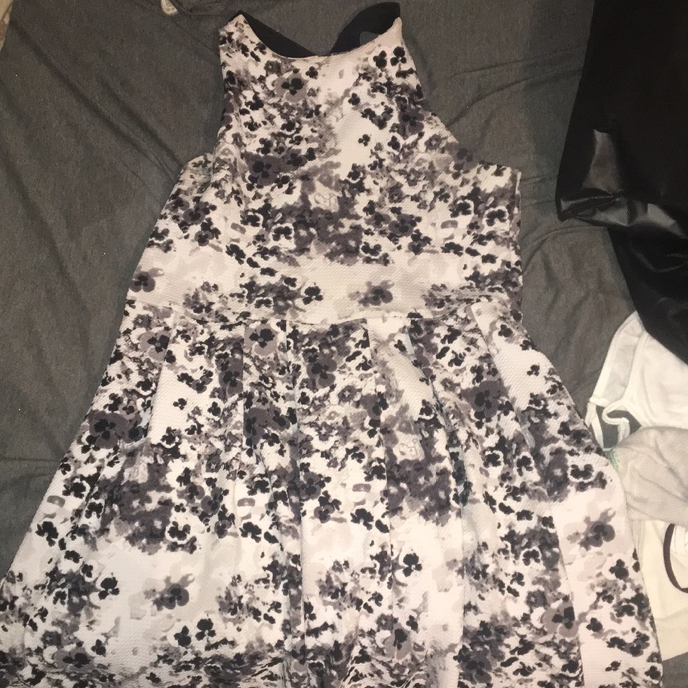 black/white floral dress